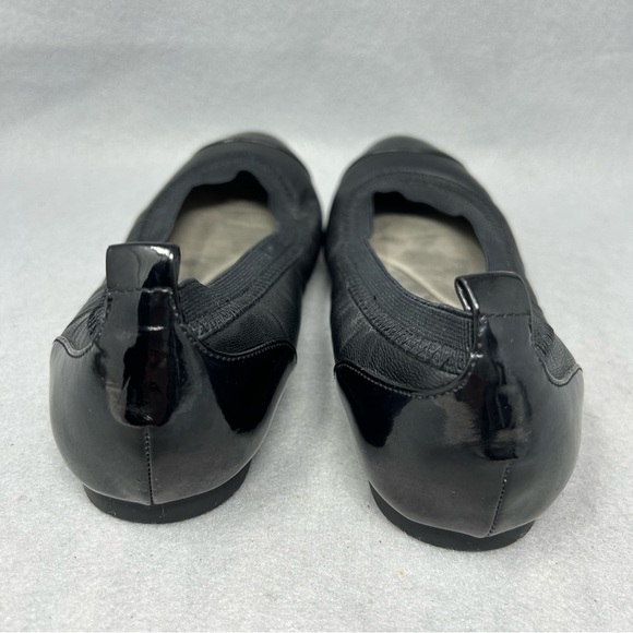 NATURALIZER WOMEN'S CHLOE BLACK LEATHER SHINY CAP TOE FLATS SHOES SIZE 5.5M - Picture 12 of 13